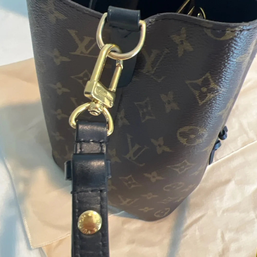 Louis Vuitton NeoNoe MM - Picture 4 of 4